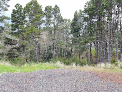 649 Ibolt Ct, Florence, OR 97439 - photo 3