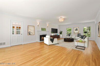 70 Baldwin Farms S Greenwich-large-010-0