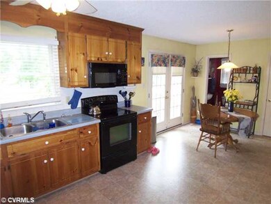 Kitchen - New vinyl and appliances!