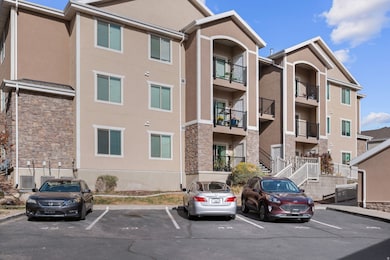 178 W Springview Dr, Saratoga Springs, UT 84045 - photo 2