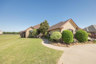 10681 NW 107th St, Yukon, OK 73099 - photo 3