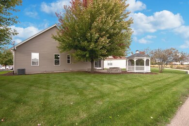 3033 Solitude Ln, Aurora, IL 60502 - photo 4