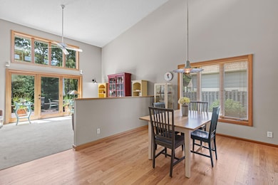 646 White Birch Dr, Saint Paul, MN 55126 - photo 6