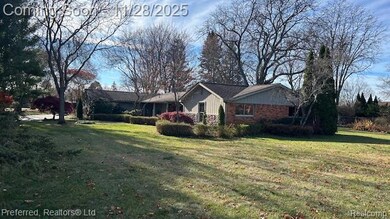 6800 Crestway Dr, Bloomfield Hills, MI 48301 - photo 4