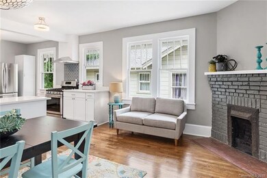 Sitting Area and Breakfast Nook