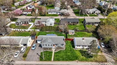 279 Chases Ln, Middletown, RI 02842 - photo 5