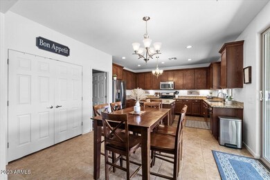 06-Dining and Kitchen