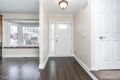 732 Rutgers Rd, Rochester Hills, MI 48309 - photo 3