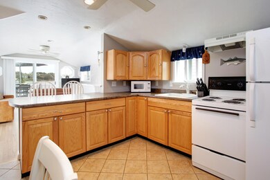015_5FHideaway_050923