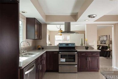 This brand new kitchen has new cabinets, quartz co