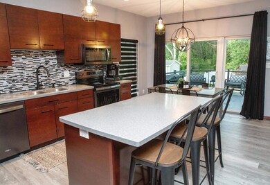 4908 Luke St, Cedar Falls, IA 50613 - photo 3