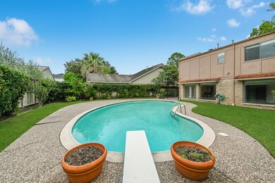 10314 Olympia Dr, Houston, TX 77042 - photo 2