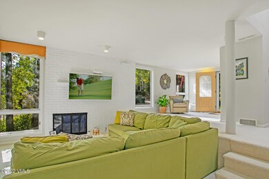 2960 Manns Ranch Rd-003-004-Living Room-
