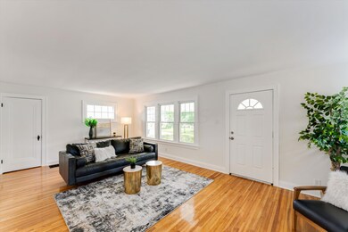 2942 Fremont St, Columbus, OH 43204 - photo 7