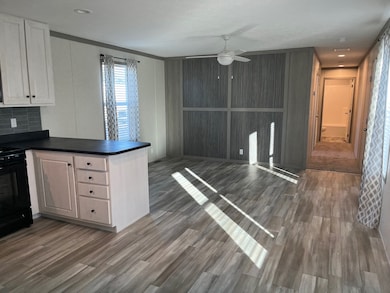 109 Desander Dr unit 109, Lansing, MI 48906 - photo 4