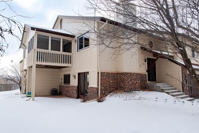 8356 Oakview Ct N Maple Grove-6-mls