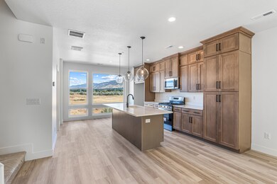 1843 W Burke Ln unit 103, Farmington, UT 84025 - photo 7