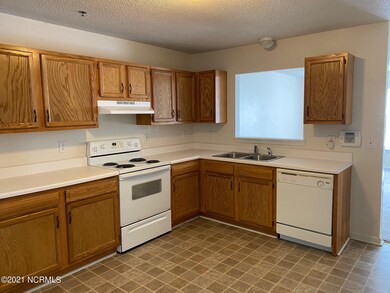 366 Bracken Place, Jacksonville, NC 28540 - photo 4