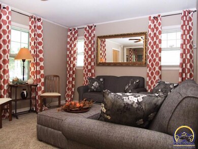 1738 SW Medford Ave, Topeka, KS 66604 - photo 4