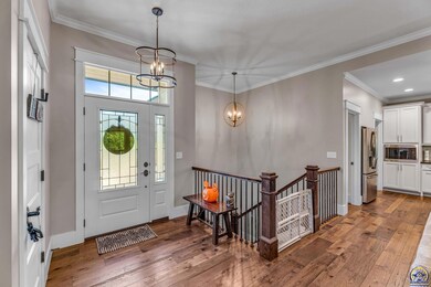 7439 SW Kings Forest Ct, Topeka, KS 66610 - photo 2