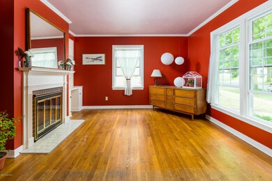 1524 Gladstone 05