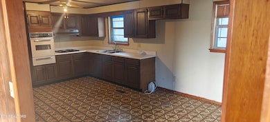 352 Thorngrove Pike, Kodak, TN 37764 - photo 4