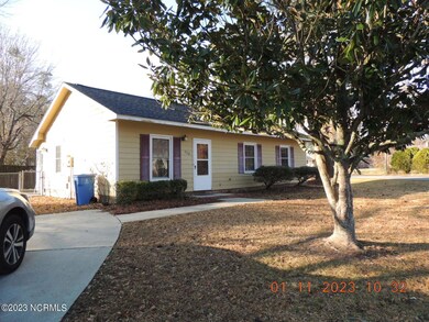 228 Lakewood Dr, Jacksonville, NC 28546 - photo 2