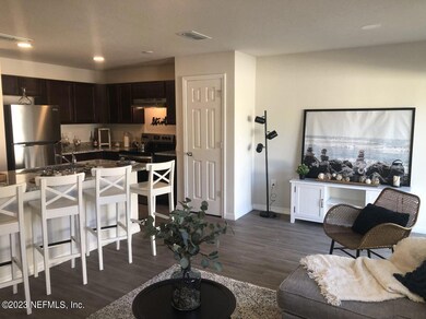 7655 Mailes Ct, Jacksonville, FL 32210 - photo 4