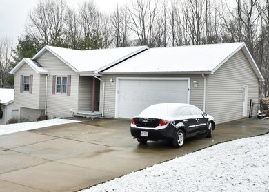 13662 Wesley Dr, Logan, OH 43138 - photo 2