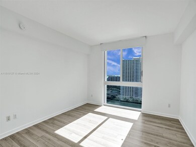 One Miami East Tower unit 2109, Unincorporated Dade County, FL 33131 - photo 6