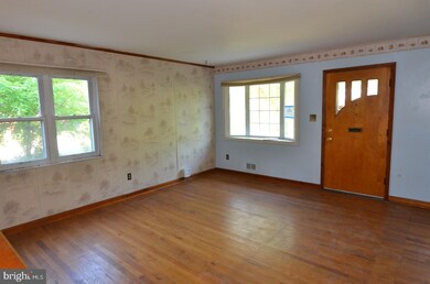 16015 Carroll Ave, Woodbridge, VA 22191 - photo 6