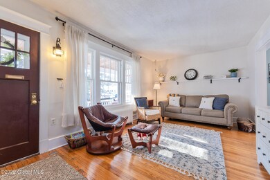 1111 Regent St Niskayuna NY mls-21