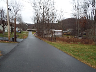 128 Locust St, Daniels, WV 25832 - photo 7