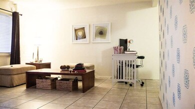 Interior2-5