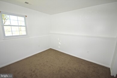 8802 Rosanne Ct, Clinton, MD 20735 - photo 7