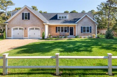 25 Vickers St, Edgartown, MA 02539 - photo 2