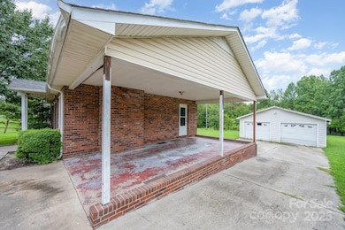 132 Hicks Rd unit 1, Grover, NC 28073 - photo 3