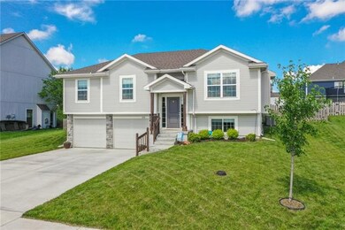 616 Johnston Pkwy, Raymore, MO 64083 - photo 2