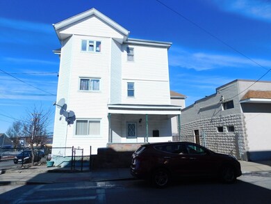 318 William St, Fall River, MA 02721 - photo 3