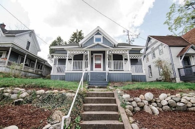 312 Grove St, Petoskey, MI 49770 - photo 3