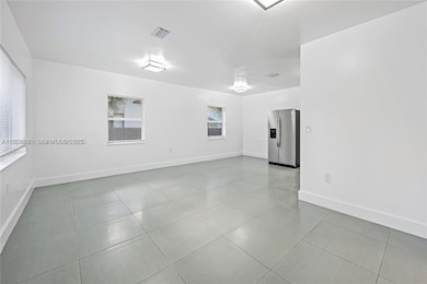 911 Sharar Ave unit 1, Opa Locka, FL 33054 - photo 3