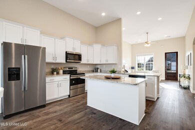 013-5581 Lakeside Cir W-MLS Version