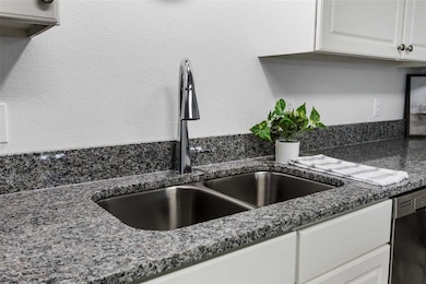 15 Camborne Cir, Iowa City, IA 52245 - photo 6