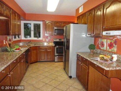 21 Leatherleaf Ct, Gaithersburg, MD 20878 - photo 4