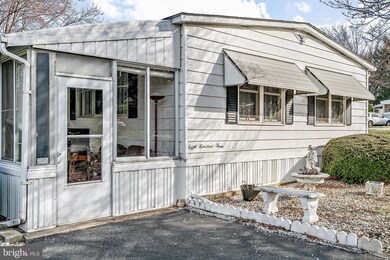 803 Lake Cir, Mount Wolf, PA 17347 - photo 4