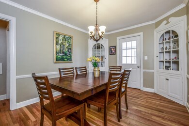 008-Dining_Room-5618613-large