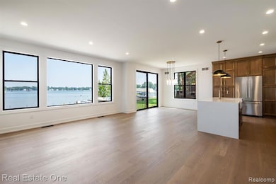 1517 Kessler Ave, Keego Harbor, MI 48320 - photo 5