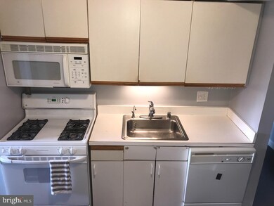 6087 Majors Ln unit 11, Columbia, MD 21045 - photo 2