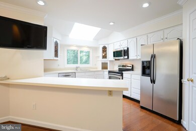 6856 Mclean Province Cir, Falls Church, VA 22043 - photo 7