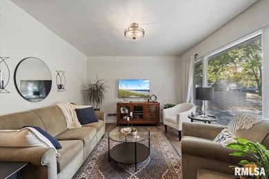 1219 16th St, Bettendorf, IA 52722 - photo 4